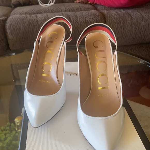 Gucci Gold Bee sling back heels - Picture 2 of 3